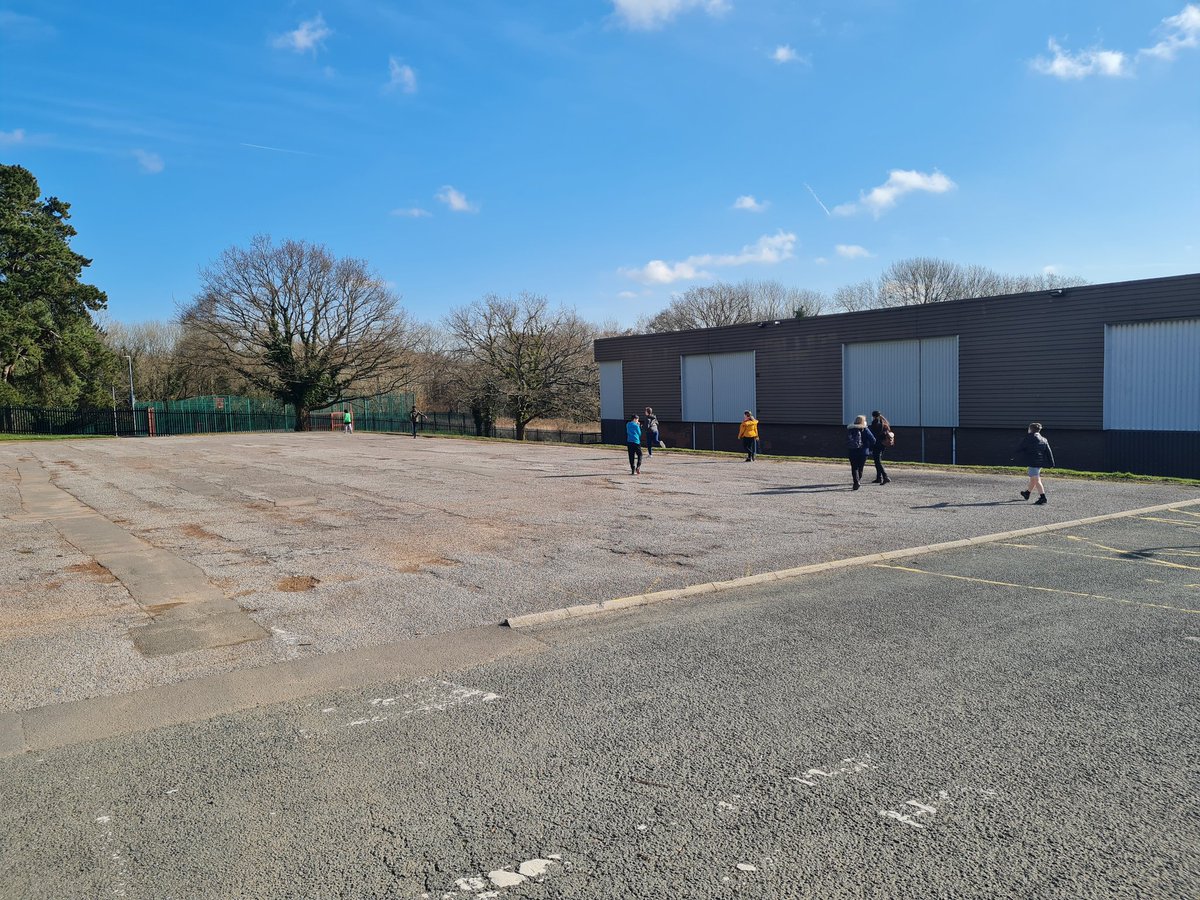 CwmbranTeamIRU's tweet photo. Great weather for the daily mile for pupils in hub L12 today. Added together that is 10 miles towards our comic relief challenge #100daysoflockdown ๐ช @CwmbranHigh @Cwmbran_ALC https://t.co/RkqAxNc4Pi