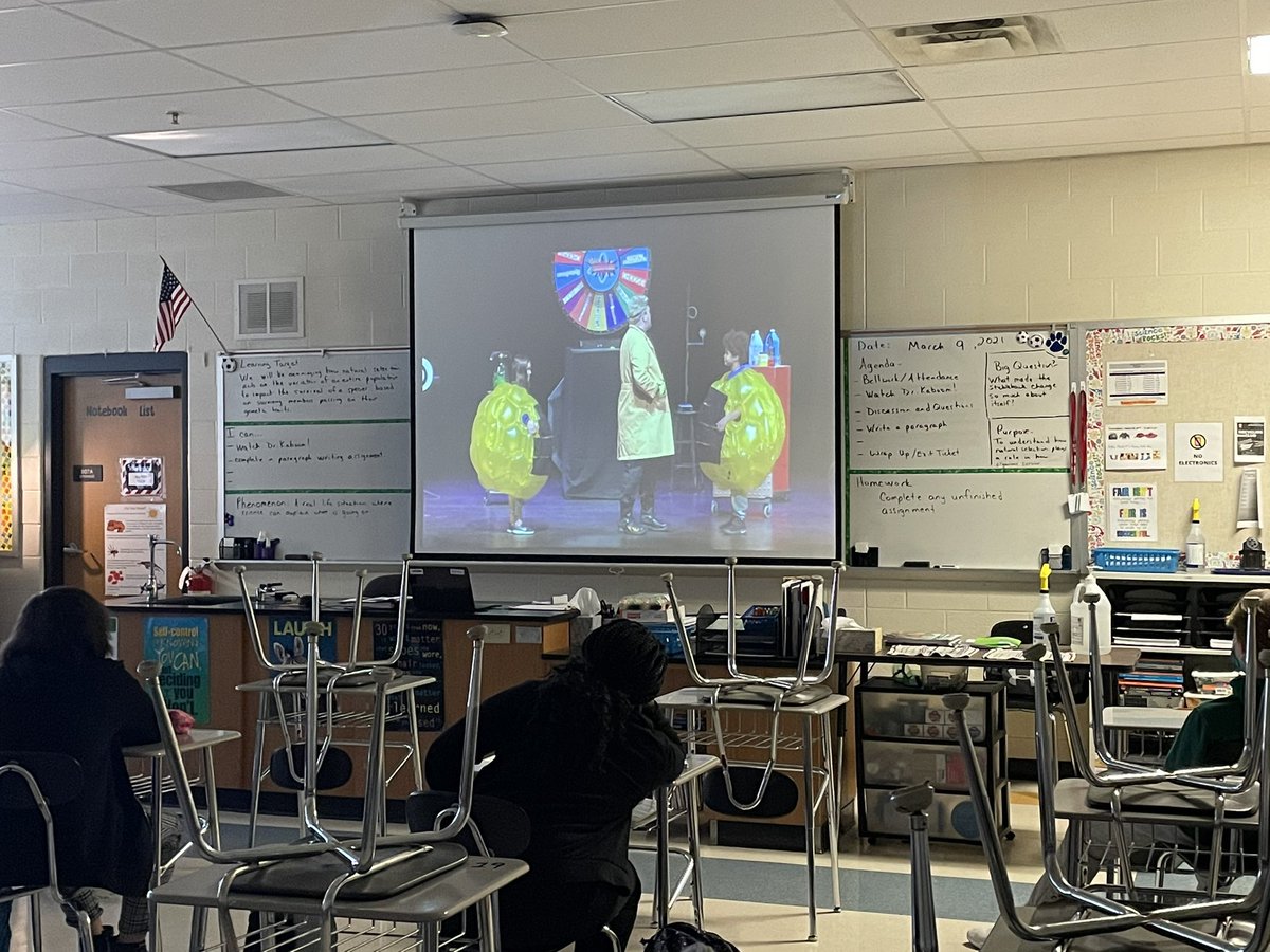 Instrcoachalley's tweet image. Our science classes participated in a free TPAC event with Doktor Kaboom  and the wheel of science. His fun science experiments kept students engaged, laughing, and included resources for teachers!  @RCS_STEM @chmscougars @tpac #scienceisfun