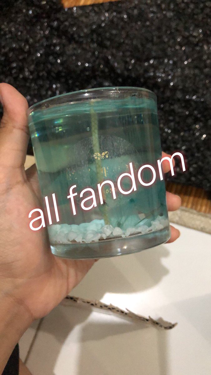 pilafwyu's tweet image. scanted candle scentographer yang gue idam-idamkan pecah hancur persis kek hati ini.. bye lah.

#FromThis                #toThis