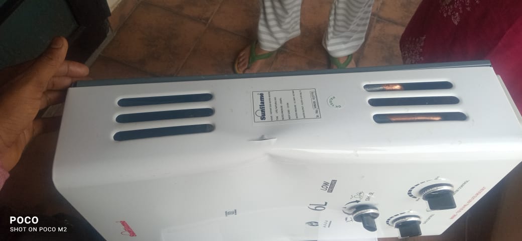 gjain1981's tweet photo. I bought a sunflame gas gyser on Feb 7 but due to some emergency I couldn't install. Yesterday, I made a request for installation and sunflame technician visited my place. When he open the sealed box, the product found damage .Now, neither seller nor company is ready to replace. https://t.co/paiKg8Xm04
