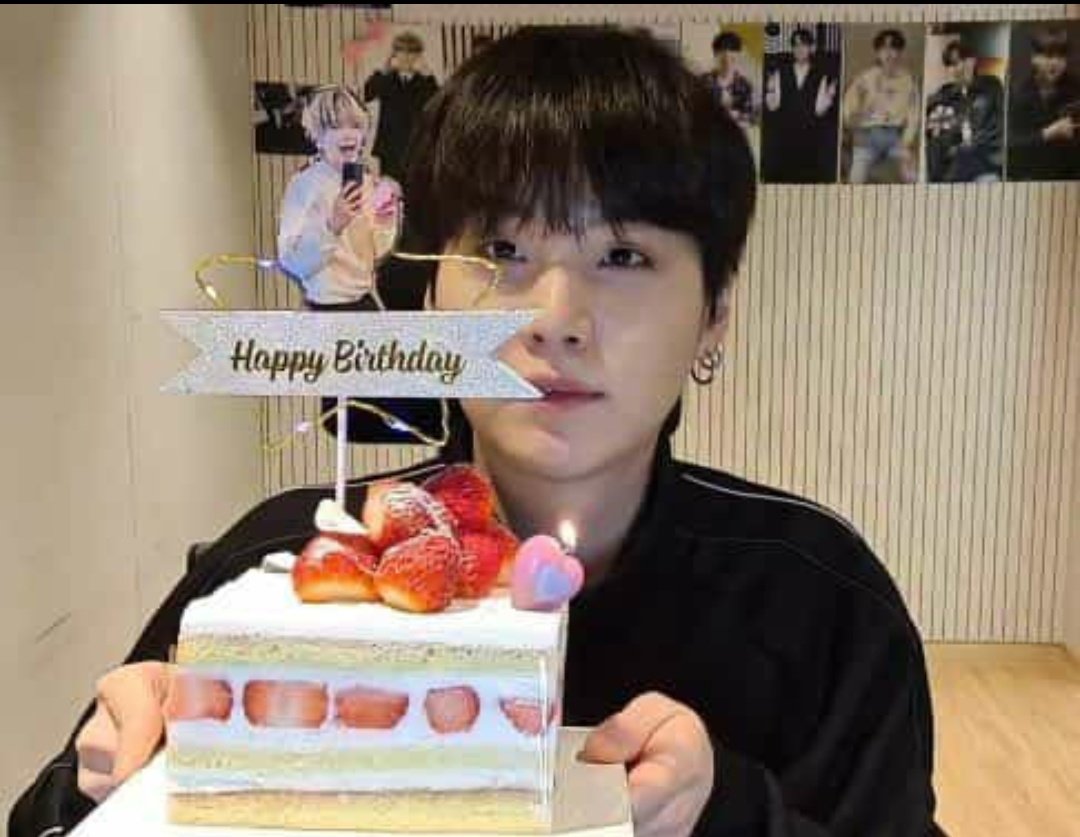 jikwokd's tweet photo. eu te amo tanto yoongi :(( https://t.co/tnZWmUVitn