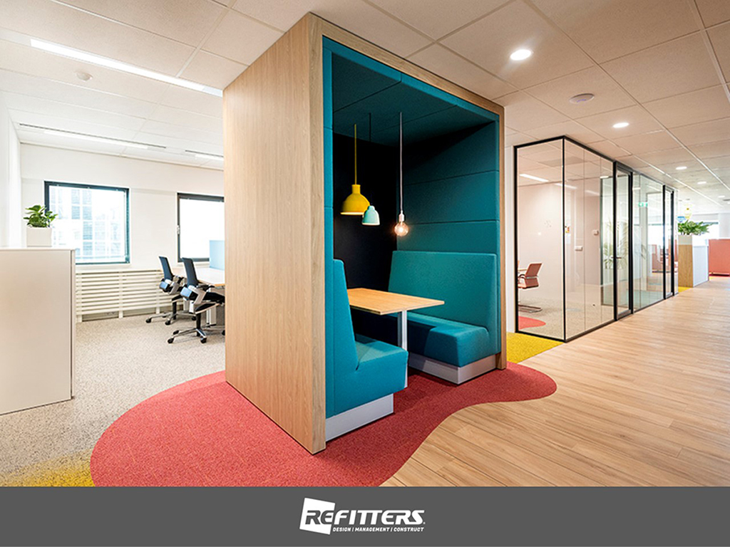 Refitters_'s tweet image. Uitgesproken kleuren en organische vormen bij @Sportfondsennl in Amsterdam. Binnenkort meer! refitters.nl  #design #project #project #huisvesting #turnkey #kantoor