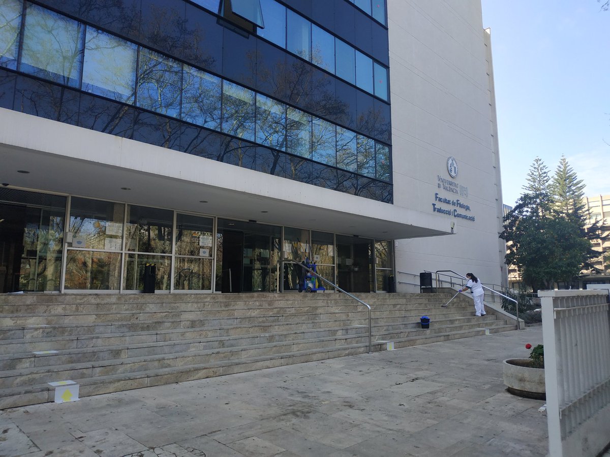 Persist_EU's tweet photo. Today, our partners from @ScienceFlows are testing our platform with Science Journalism students at @FILTRADCOMUV 
👏 https://t.co/KY6c6wtA0q