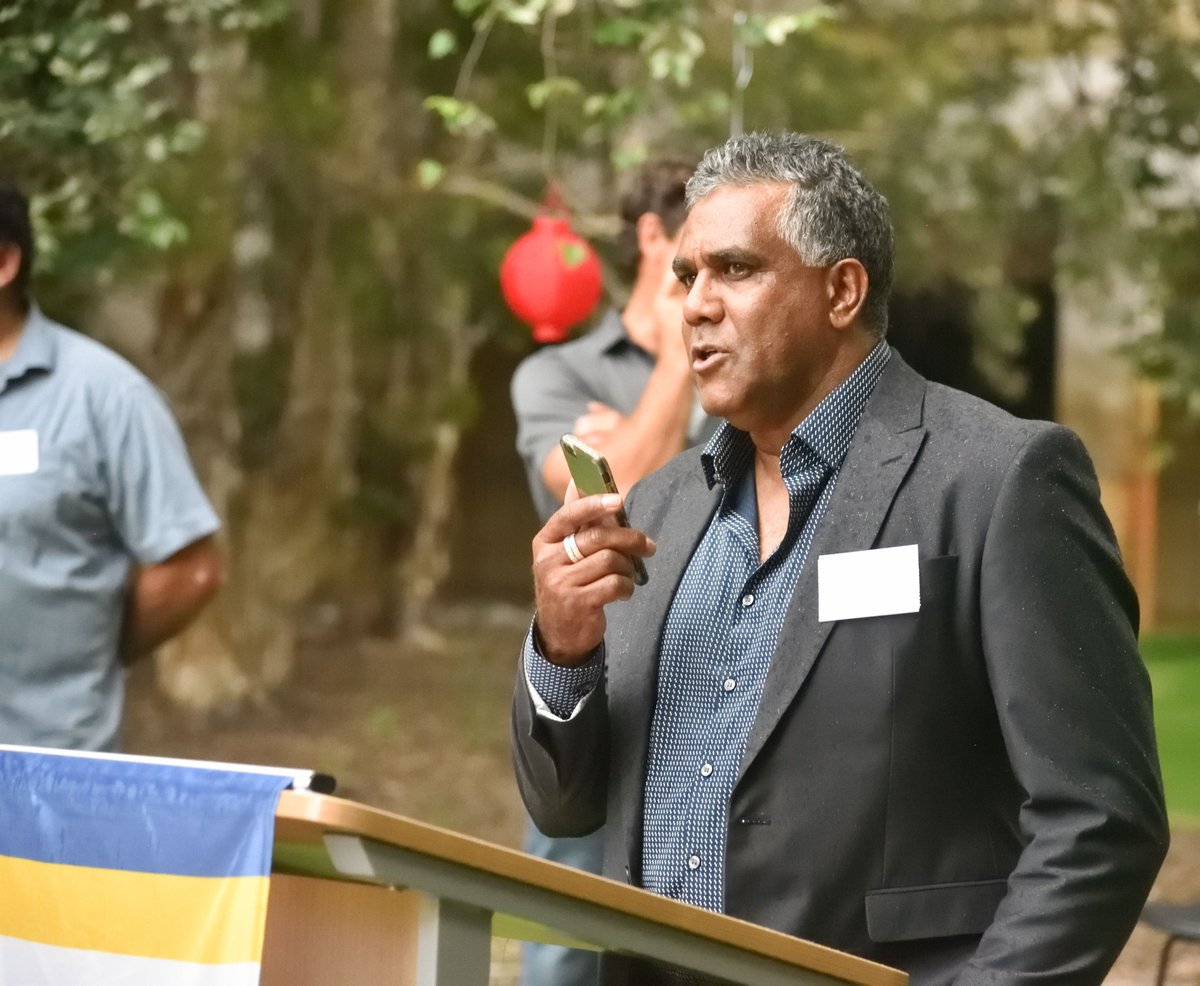 NLEGroup's tweet image. Last Friday evening (5 March), the Noongar Land Enterprise Group (NLE) along with Slow Food, the CRC for Honey Bee Research (CRC HBP) and the Bee Industry Council of Western Australia (BICWA) hosted an event at the University of WA to showcase the Bee Industry in WA.
