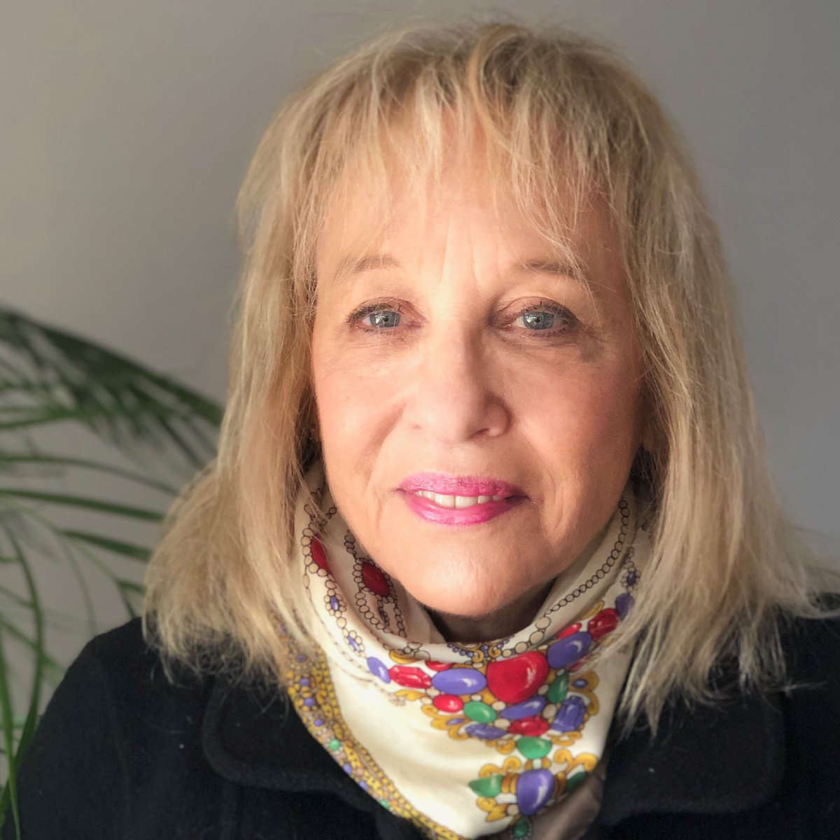 LivvyChrissie's tweet photo. Livvy all ready to record a #podcast today for @PsychologiesMag and @UKCP_Updates talking about the #wave of #emotions we may experience during the #pandemic and in any #crisis time #ukcp #psychologiesmagazine #psychotherapy #psychotherapist https://t.co/XgH0luEr4a