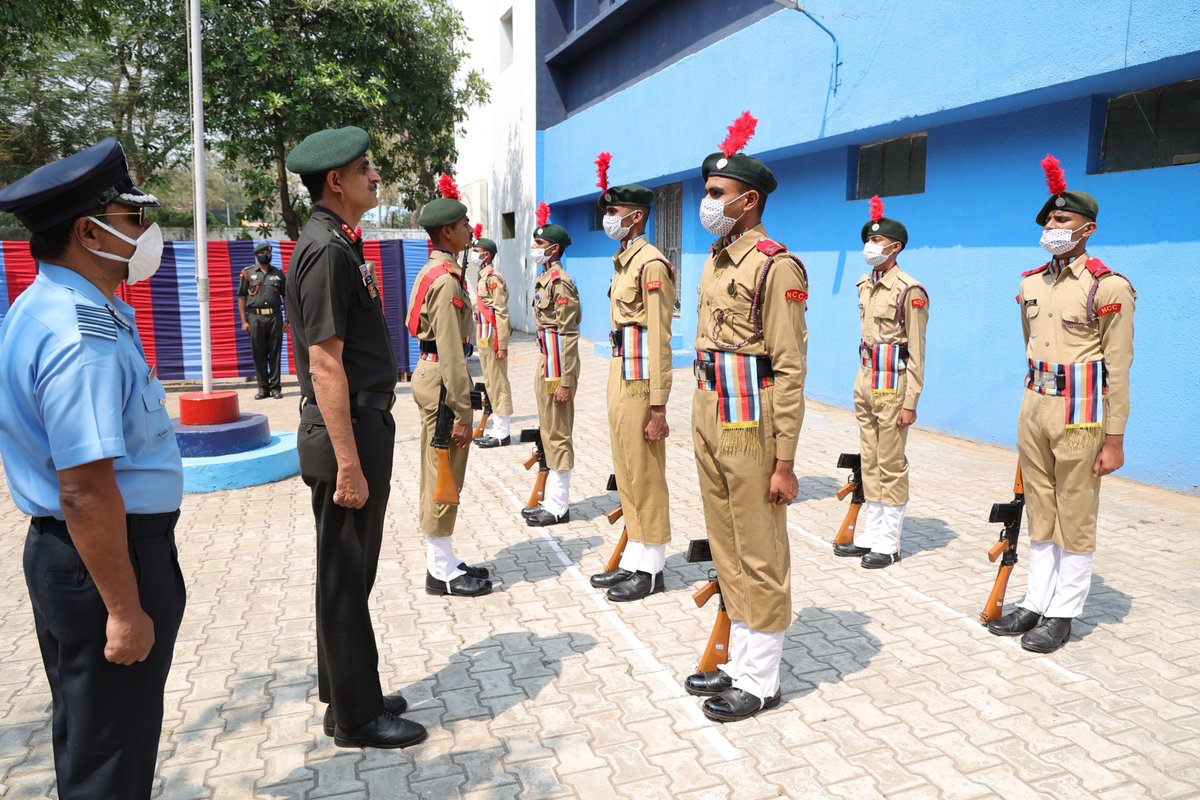 PRODefNgp's tweet photo. Maj Gen Dinesh Hooda, GOC, Uttar Maharashtra and Gujrat Sub Area visits Yuva Shakti Bhawan #Nagpur #NCC Group Headquarters  today. He was given an insight into working and functioning of #NCC Group in his Area of Operations.
@airnews_nagpur 
@ddsahyadrinews 
@MahaDGIPR https://t.co/kCRnJnqg7s