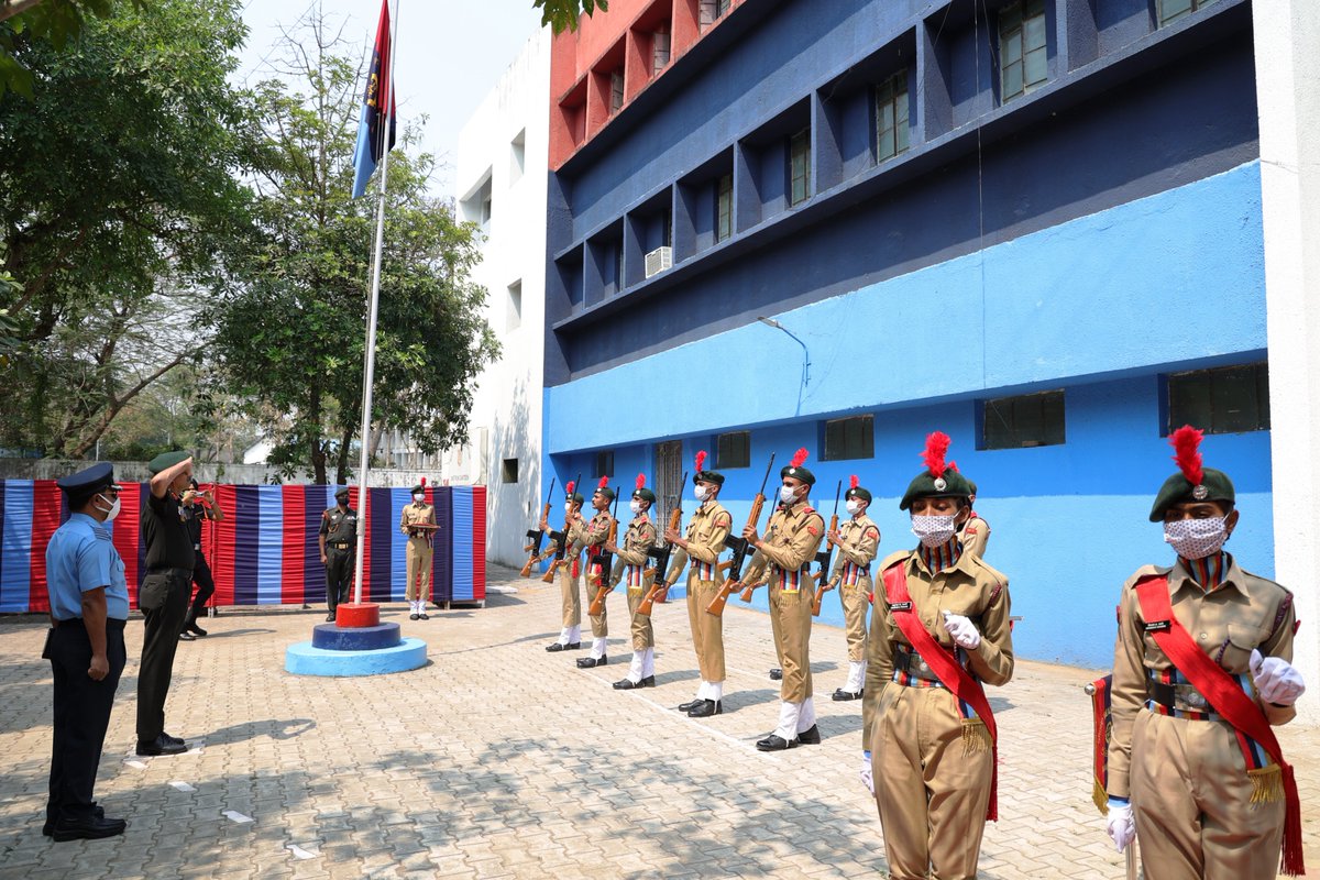PRODefNgp's tweet photo. Maj Gen Dinesh Hooda, GOC, Uttar Maharashtra and Gujrat Sub Area visits Yuva Shakti Bhawan #Nagpur #NCC Group Headquarters  today. He was given an insight into working and functioning of #NCC Group in his Area of Operations.
@airnews_nagpur 
@ddsahyadrinews 
@MahaDGIPR https://t.co/kCRnJnqg7s