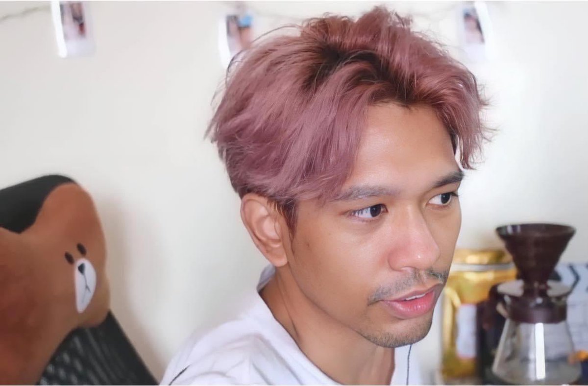 realxnasx's tweet photo. มีใครพอจะรู้มั้ยคะว่าสีผมที่พี่เบสทำ คือสีอะไร🙏🏼🙏🏼🙏🏼🥺🥺 #โบ๊ะบ๊ะแฟมมิลี่ #HRK #Zylnazter #Patiizz #iamSometimes #Jamezconer #mryearn #Di5trotion #Tanny #RYM_Us #basgamer #BrOwnii3z #nuuly #NAKLAS #Prueni #Arifeenz #CigaretteSKla https://t.co/z4RFt5u0N6