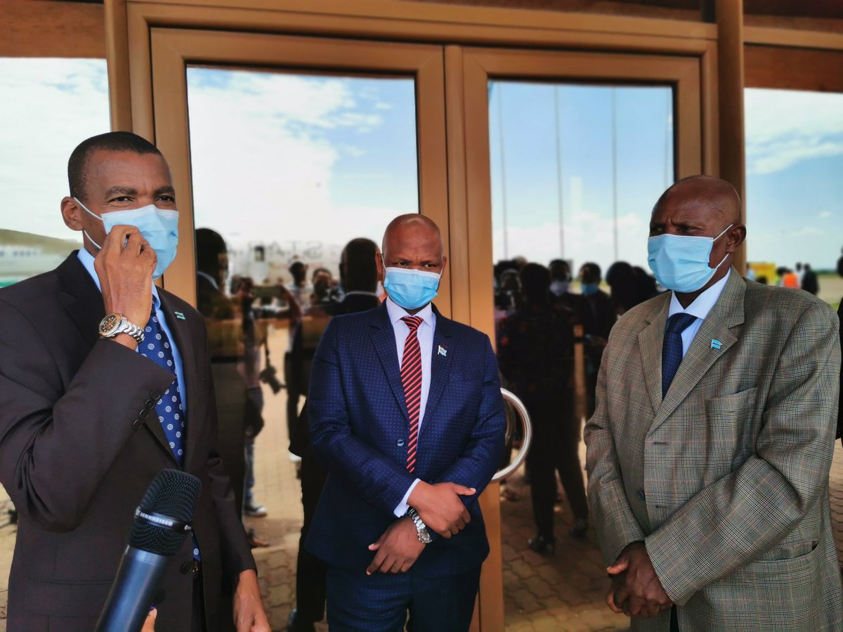 MmegiOnline's tweet photo. HAPPENING NOW: Vice President Slumber Tsogwane is here to receive a gift of 30,000 COVID-19 Vaccine from India called SII COVISHIELD arriving in Botswana https://t.co/fGEXd4XmON