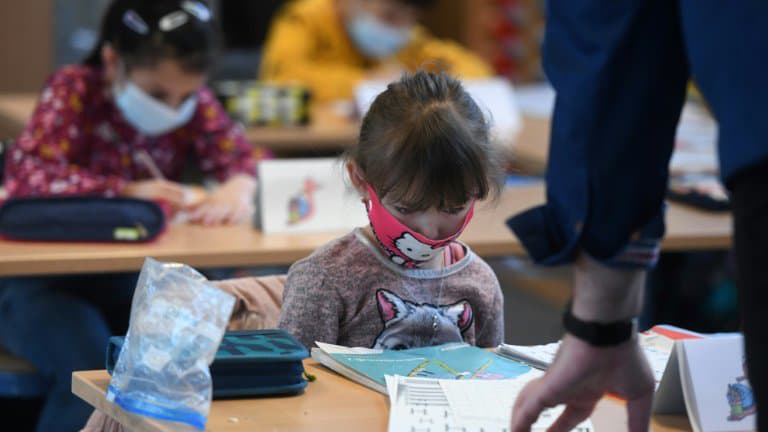 BFMTV's tweet photo. Éducation: les écoliers de CP ont rattrapé leur retard d'apprentissage https://t.co/0I3YNxqMSp https://t.co/xrgg0dtbhO