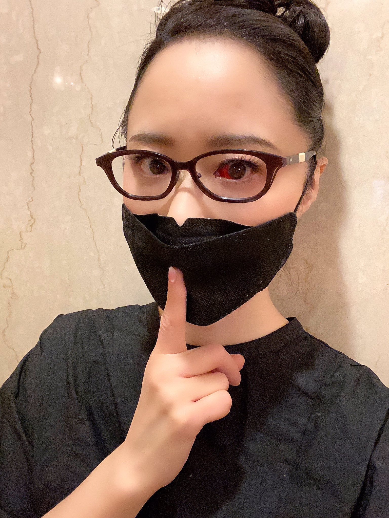 まねだ聖子 久々営業で岐阜へ やっぱり生のステージは嬉しいです そして2枚目のどっきりホラー写真 こちらも久々 結膜下出血 に なってしまった 原因はおそらくドライアイ 実は明日テレビ収録で うまく角度と目線をきめればなんとか なる まねだ聖子 久々営業で岐阜へ やっぱり生のステージは嬉しいです そして2枚目のどっきりホラー写真 こちらも久々 結膜下出血 に なってしまった 原因はおそらくドライアイ 実は明日テレビ収録で うまく角度と目線をきめればなんとか なる