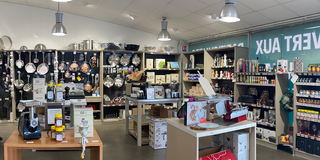 LaBovidaWeb's tweet photo. Degemer mat* dans notre magasin #LaBovida à Caudan #Bretagne. On vous présente nos rayons dédiés aux professionnels de l'alimentation. C'est avec plaisir que notre équipe vous délivrera ses meilleurs conseils
➡ https://t.co/bMdJuJcOiF
*On vous souhaite la bienvenue en breton https://t.co/L1PWvijsre