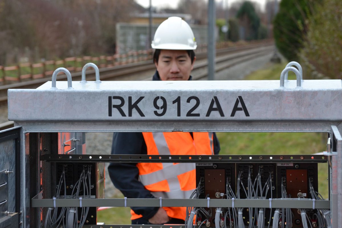 De Nederlandse spoorsector is een erkend ingenieursbureau voor #treinbeveiliging rijker. Nexus Rail Engineering, onderdeel van VolkerWessels, heeft haar erkenningstraject met succes doorlopen en zal van ProRail de ‘A erkenning’ ontvangen. Bericht: bit.ly/3buj5q9