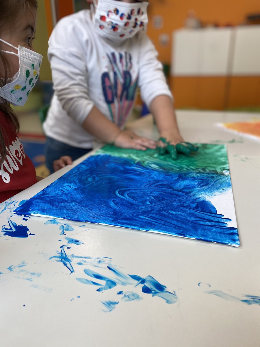 4 yaş öğrencilerimizin renkleri tanıyorum etkinliği 🎨 4 yaş maskeleri renklendi @mavisehir3doga <a href="/denizfunda35/">Deniz F.K</a> <a href="/OzumAtca/">Özüm</a>