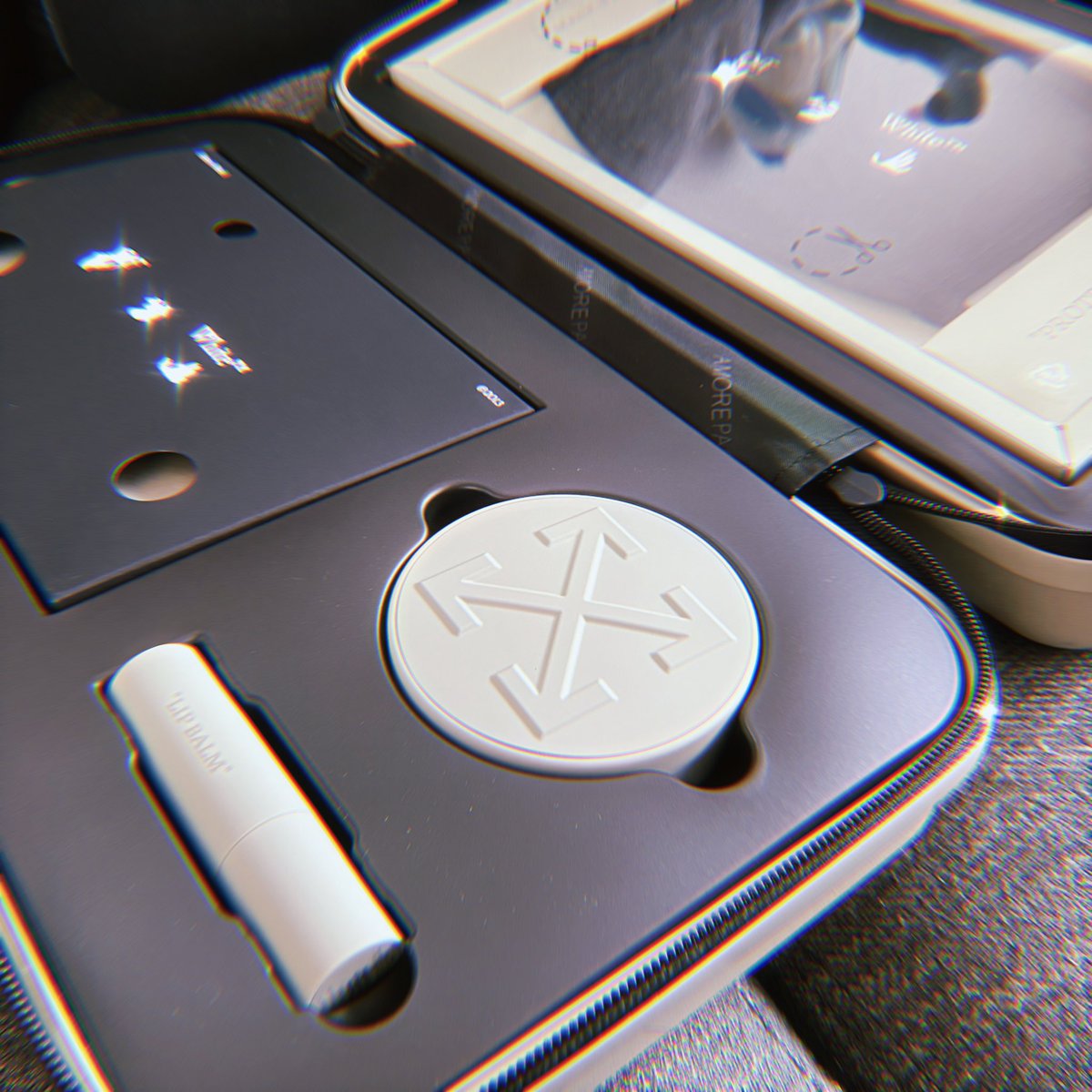 imirixoxo's tweet image. ✔︎ OFF-WHITE × AmorePacific
.
コスメアイテムはもちろんだけど
ボックスがとにかく可愛すぎる…😩💕
バックとしても使用できるらしい〜
bit.ly/3ea6cmM
.

#OffWhite
#アモーレパシフィック
#PROTECTIONBOX
#PR
#Qoo10