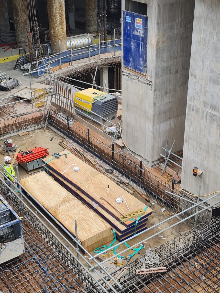 PoolsSmart's tweet image. New hotel build in London, just started on the swimming pool construction #swimmingpool #swimmingpooldesign #swimmingpoolconstruction