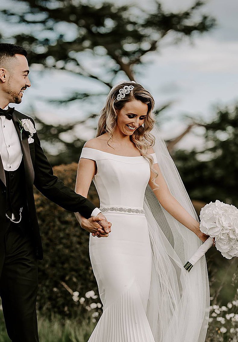 R E A L  B R I D E 
Beautiful Victoria looked stunning wearing her Suzanne Neville gown Nouveau from The Wedding Shop Colchester, for her perfect wedding day 🤍 
📷: Sharon Cudworth Photography