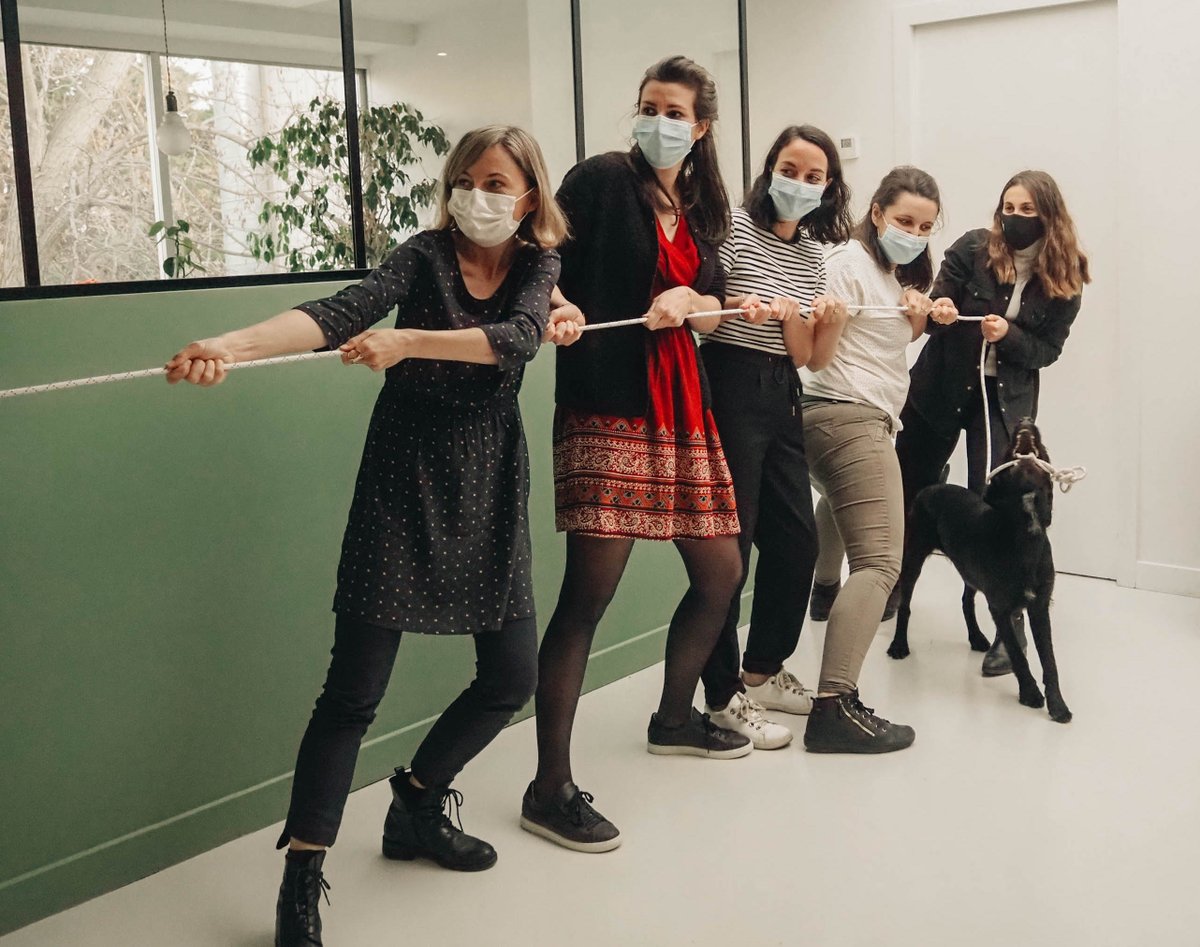 AgenceComDZ's tweet photo. [#JournéeDeLaFemme] 💃
Chez ComDZ, la Journée internationale des droits des femmes, c'est toute l'année ! 👸 En tout cas, 70% du temps...

Alors à votre avis combien d'hommes sont de l'autre côté de la corde ? 🤔

#comdz #communication #agencedecom #agenceconseil #socialmedia https://t.co/EYG3xjEa8u