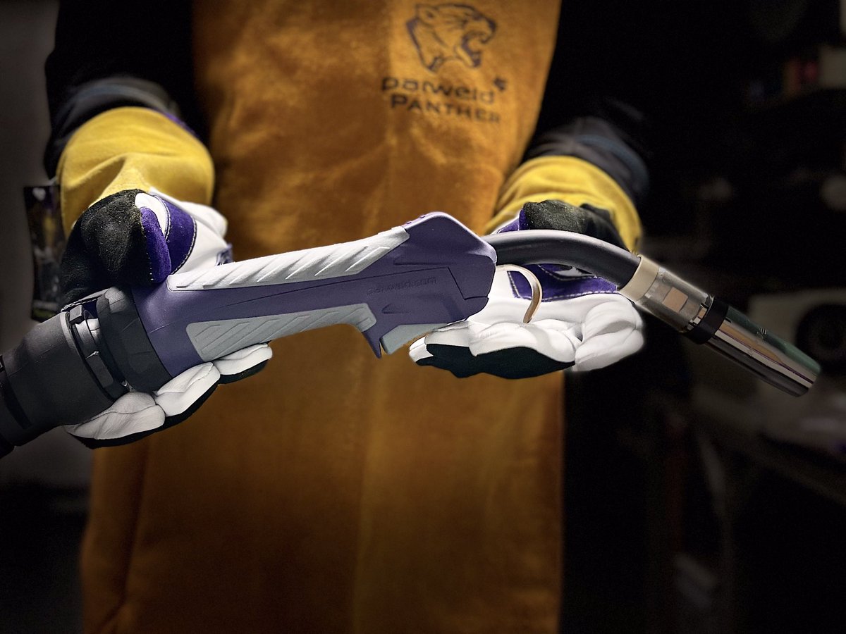 Parweldltd's tweet photo. If not one of the greatest torches Parweld has to offer 🤩
This ‘’DOUBLE COOLED MIG’’ is rated 400A with CO2 & 350A mixed gas @ 100% 🥶
Lightweight✅
Long lasting consumables✅
Less spatter✅
SKU - Torch, PRO4400-30ER
SKU - PPE, P3725, P3839
#MIG #MIGWIRE #MIGWelder #Weld https://t.co/APKfXkNRDy