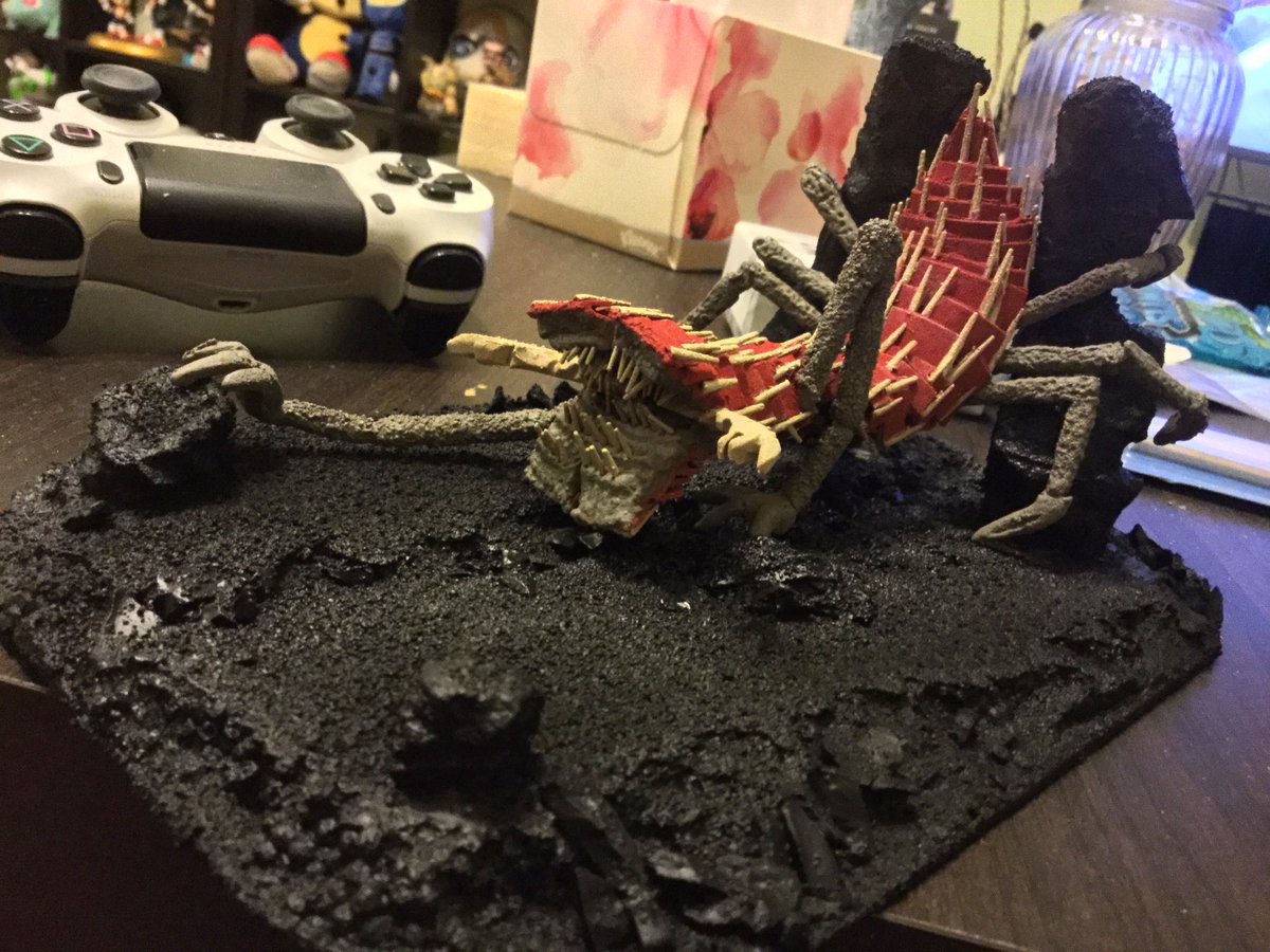 thesonicdark's tweet photo. Tuesday Night craft was trying to finish my creature design project. Definitely a hard one to paint. Didn’t even start on the base. #miniaturepainting #scratchbuild #WorkinProgress https://t.co/PFYRtBI2XU