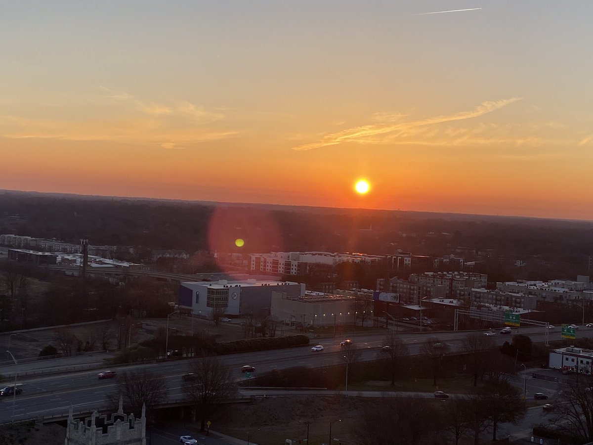 MichaelDeVaul's tweet photo. Alright #GoodMorning #Charlotte... Beautiful day ahead ☀️ 

The aim.... #ArriveOnPurpose so shake it off 🗽🇺🇸👉🏾 https://t.co/DQtX3Ueur2