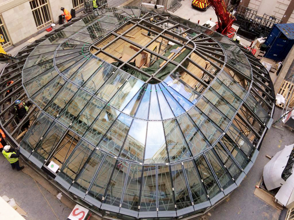 seelegroup's tweet photo. Construction update from #80Strand in #London, UK: The glazing works for the #pavilion has begun and is progressing well – thanks to our team on site!

#seelegroup #workwithseele #eightystrand #shellmex #steel #glass #artdeco @pdparchitects @ttinc  @WeAreMcAlpine @civicengineers https://t.co/V7QqlZj5f9