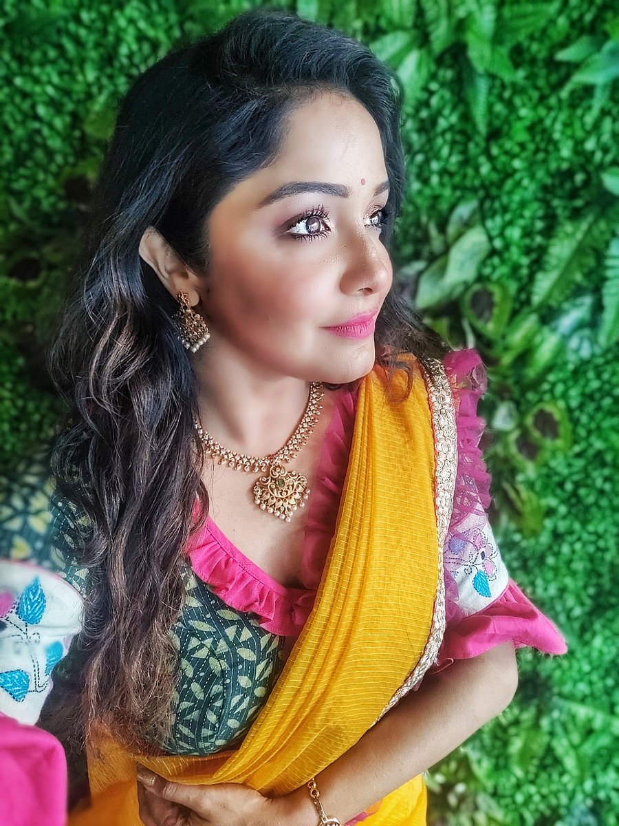 sayantani8's tweet photo. We all have a wonder woman inside us...
#yesterdaystory #specialday #forus #womenpower #womenempowerment #womenfashion #sareelove https://t.co/fvvRQM47Az