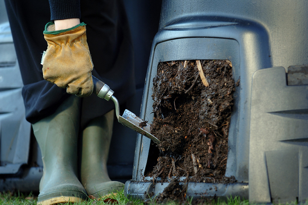 NorfolkMCs's tweet photo. Norfolk MCs are delivering a home composting webinar for beginners (and improvers) on Thursday 11th March from 2pm to 3pm. You can book your place using this form:
https://t.co/BcDzxUtJA1
@NorfolkRecycles @NorfolkCC #HomeComposting https://t.co/bOvb1DGt5p