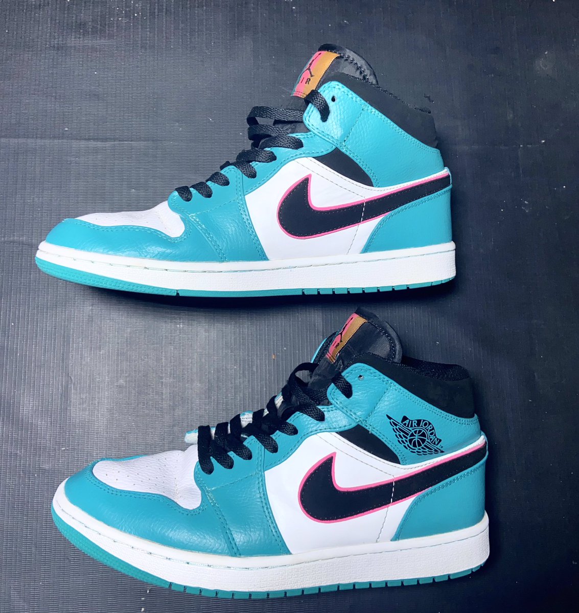 _footed's tweet image. NEW STOCK AVAILABLE⚡️⚡️

Please retweet, my customer is on your TL🙏🏼

First frame : size 44 | #15,000

Second frame : size 43| #10,000

Third frame : size 41| #7,000

Fourth frame : size 42 | #8000

Please Retweet and Send a DM to order