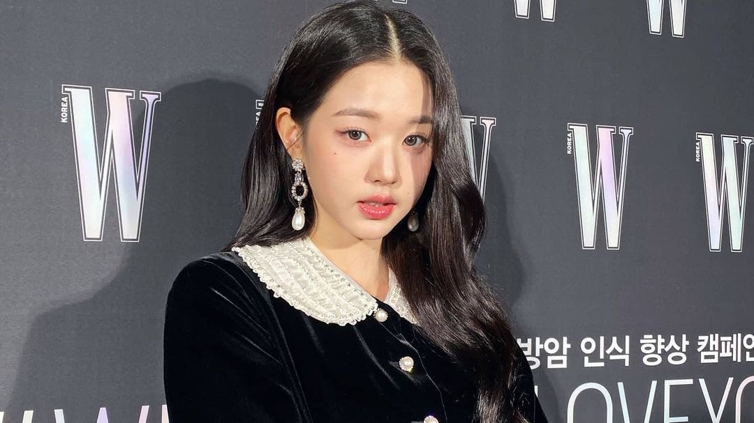 wonyoung pics tweet media