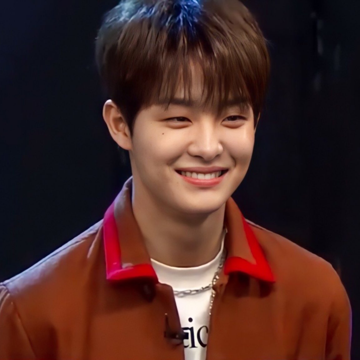 _0314MOCHA's tweet photo. the dancers at yg said "jihoon is good at everything but he is little nervous about variety shows/entertainment. jihoon please be strong you'll do it well! he is like a vending machine (full of talent) you just press and you will get everything" 

this is so meaningful 🥺 https://t.co/btkVPWgVRu