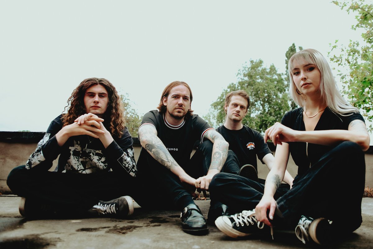 Gigwise's tweet photo. Now his favourite from next Friday's EP, Bleach Lab's Frank Wates first "absolutely hated" today's excellent new single 'Flood'!

Read our interview with the group as they gear up to share A Calm Sense of Surrounding - https://t.co/rSAJSVMHnj https://t.co/1gwryrm65K