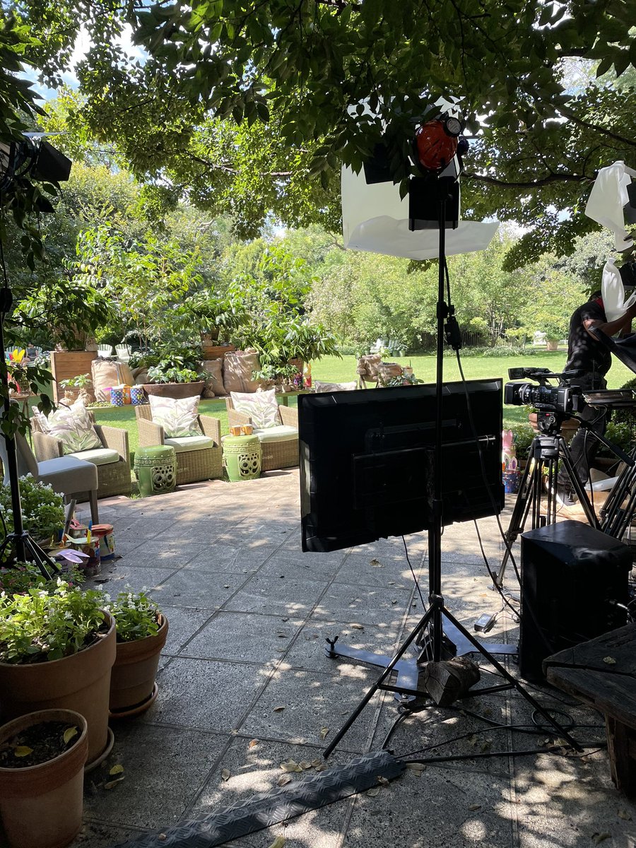 zebrasquare001's tweet photo. And We’re all set up for the #NESCAFÉRICOFFYRESPONSIBLYSOURCED Virtual Launch hosted by the lovely @ChangeAgentSA #NESCAFÉRICOFFY @NescafeRicoffy https://t.co/reZHdpL9bu
