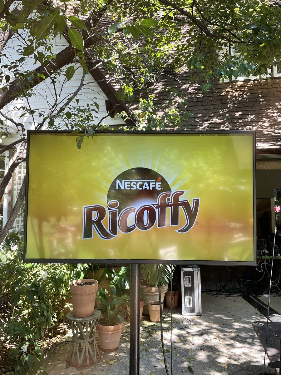 zebrasquare001's tweet photo. And We’re all set up for the #NESCAFÉRICOFFYRESPONSIBLYSOURCED Virtual Launch hosted by the lovely @ChangeAgentSA #NESCAFÉRICOFFY @NescafeRicoffy https://t.co/reZHdpL9bu