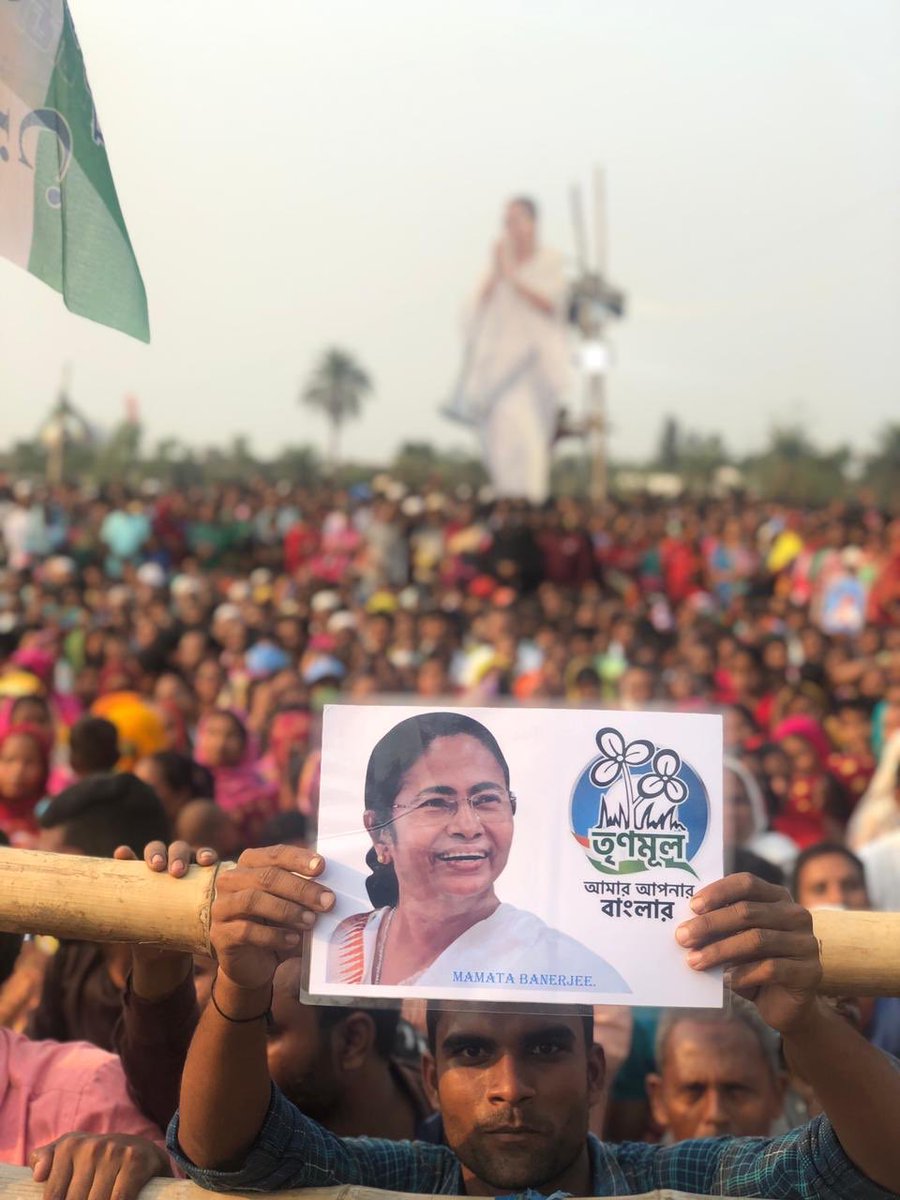 DrShashiPanja's tweet photo. Despite the fury unleashed by the Left-ruled state machinery, @MamataOfficial never left the side of justice. And that’s why she continues to rule the hearts of the people of Nandigram. Nandigram has already decided and the crowd just sealed her emphatic win #DidiSatheNandigram https://t.co/PqO5wSY30m