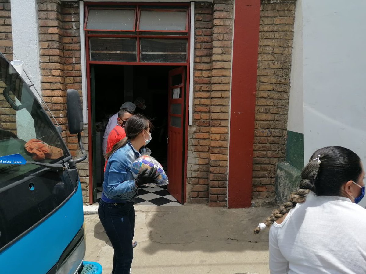 funproyeccion's tweet photo. Iniciamos satisfactoriamente segunda entrega 2021 en @AlcaldiaSochaB De 1654 RPC de sus 4 IE (Pedro Jose Sarmiento, Normal Superior, Matilde Anaray, los libertadores) en sus 21 sedes @PAlimentarioBoy @GobBoyaca https://t.co/46HYGfT4KY