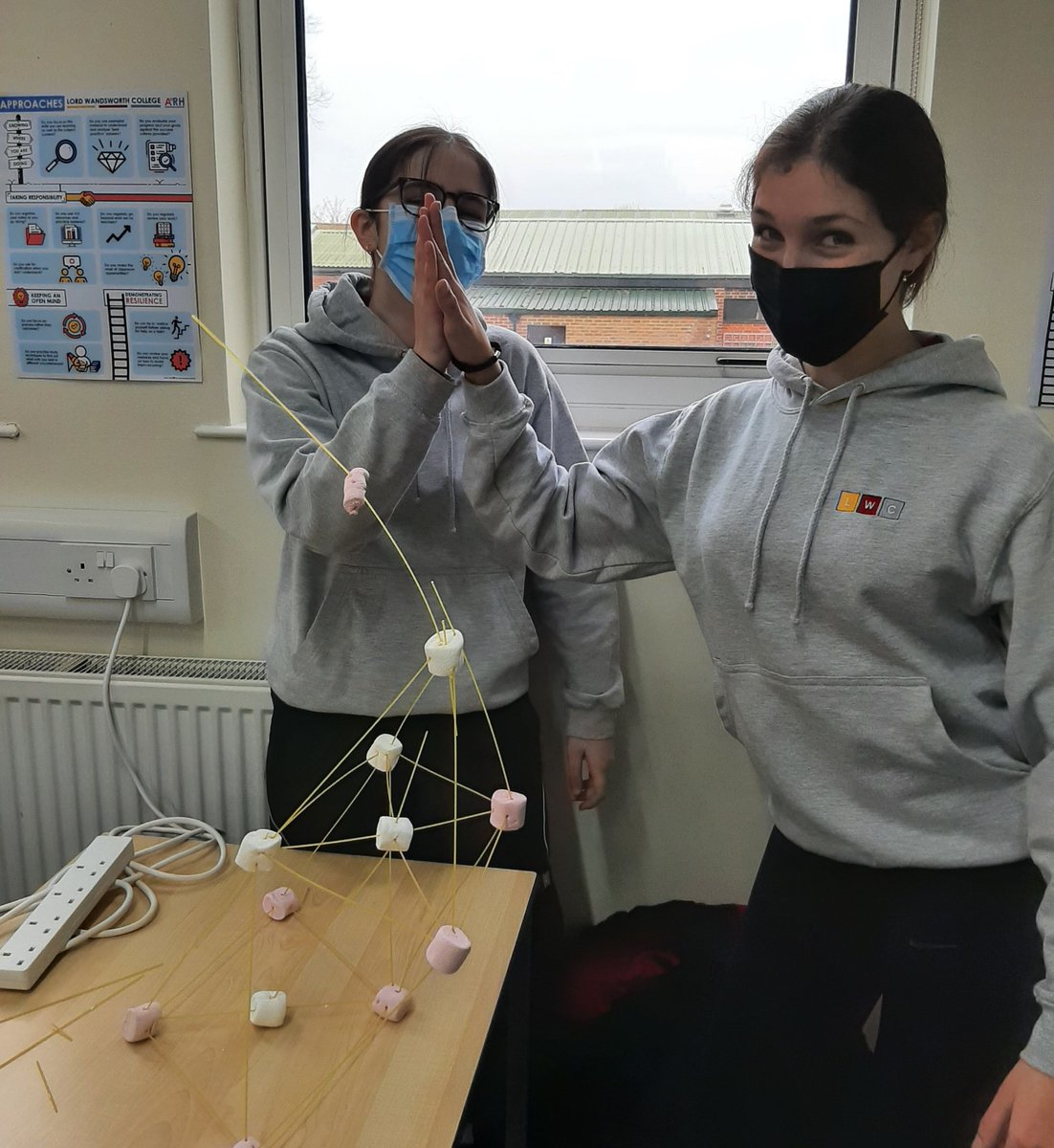 LordWandsworth's tweet photo. What a brilliant first day back! It was great to hear a buzz around the campus again. Lots of laughter too as pupils attempted their spaghetti towers! #backtoschoolsafely #LWCcommunity https://t.co/K0L9xTsuPl