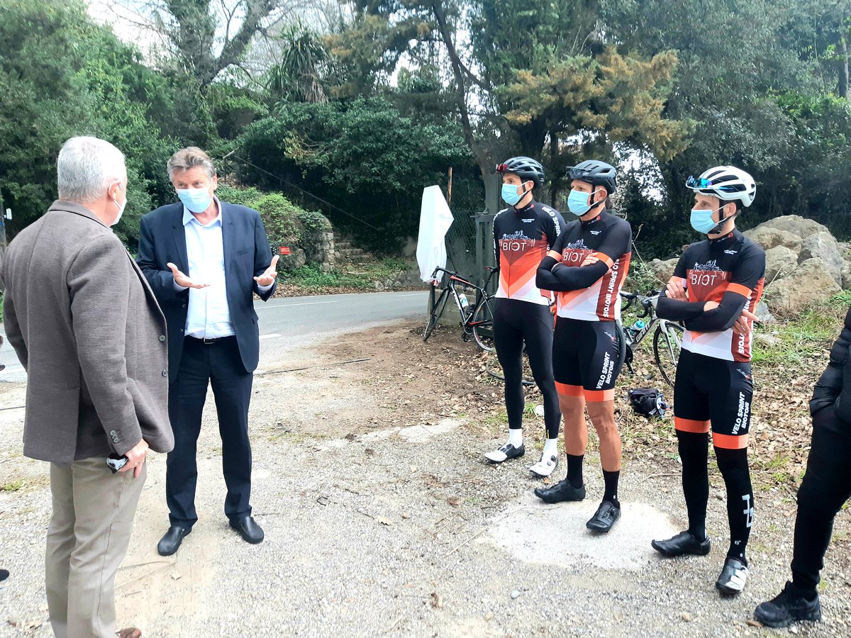 JPDERMIT's tweet image. Inauguration du Mur de Biot à 3 jours de l'arrivée de la 6ème étape de Paris-Nice en présence de Stephen Roche et du VELO Sprint Biotois .
Ça roule à Biot ! #rinenberg