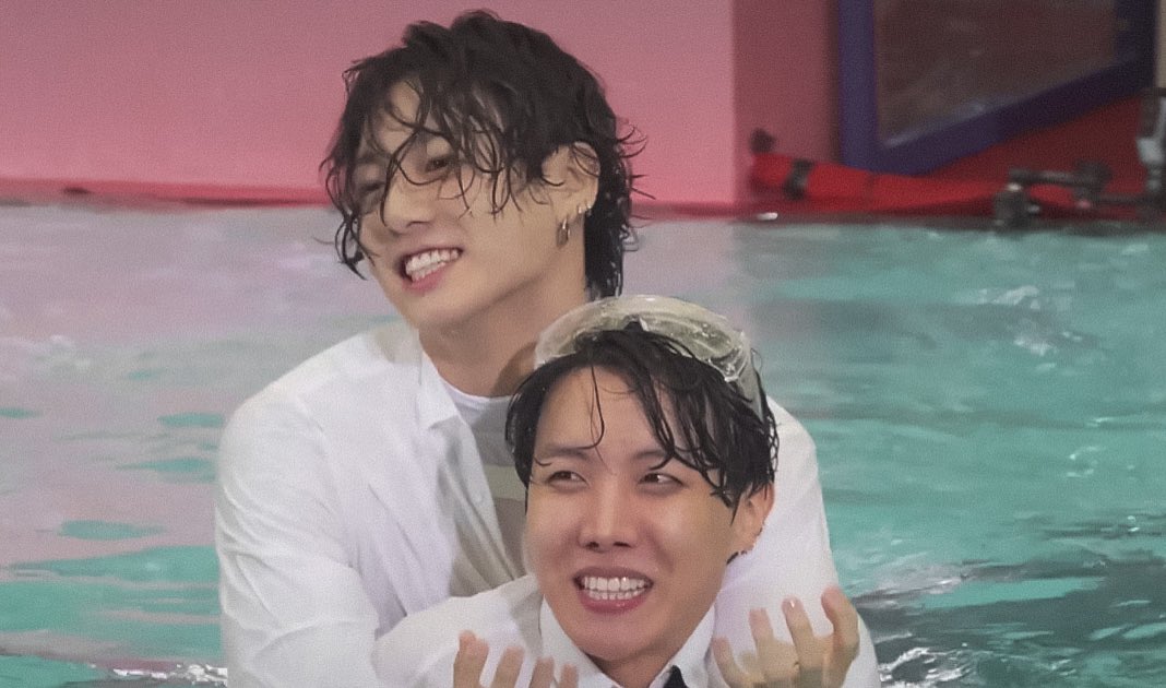 archiveforJK's tweet photo. they’re so cute :( https://t.co/dPbj7tIq3m