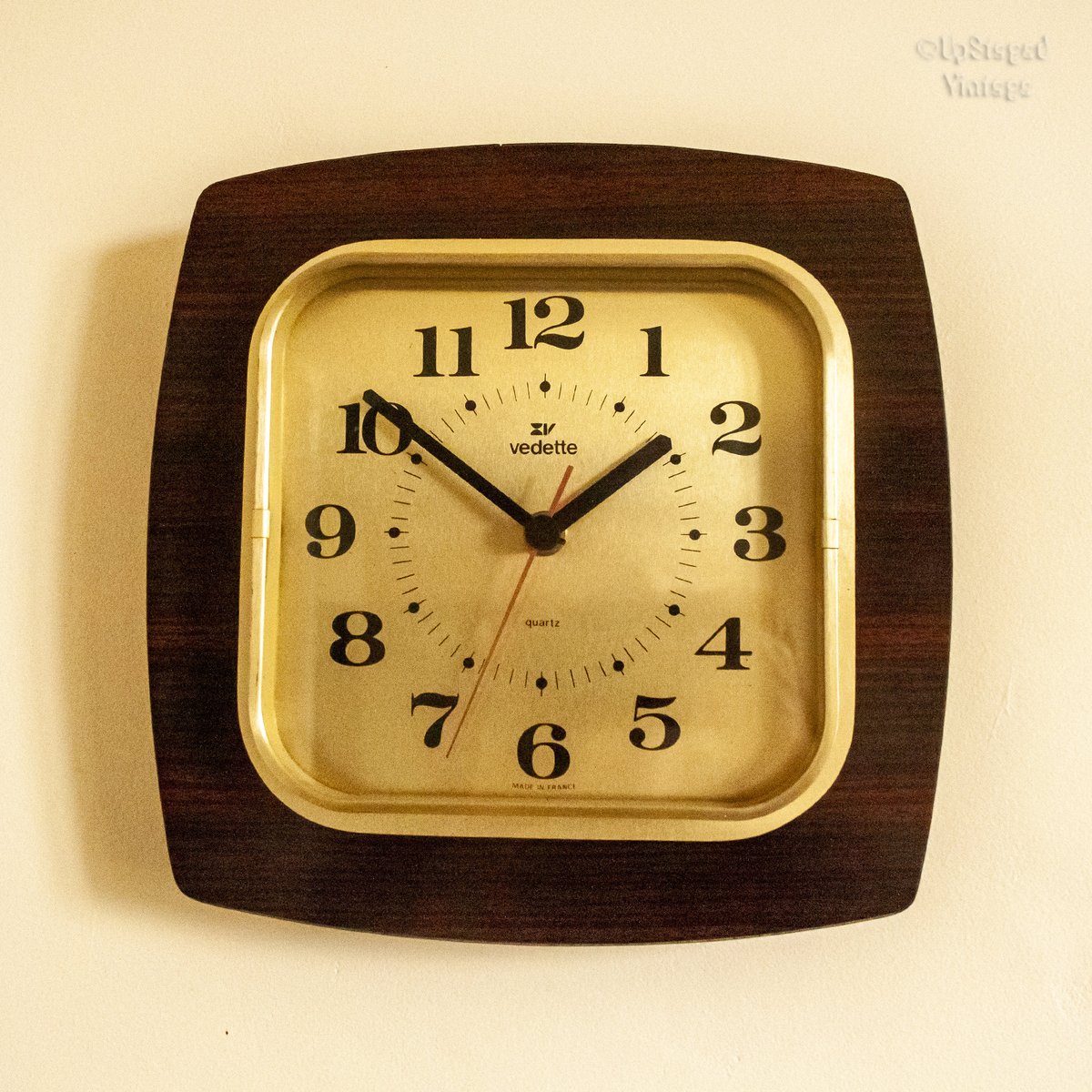UpStagedLeeds's tweet image. FOR SALE on #etsy: French Vintage 1960s/70s Teak Effect Melamine VEDETTE Wall Clock in Full Working Order etsy.me/2OjbMIS #Melamine #squareclock #goldfaceclock #midcenturymodern #wallclocks #vintageclock #Frenchclock #Vedette #MadeinFrance #BatteryClock #Quartz