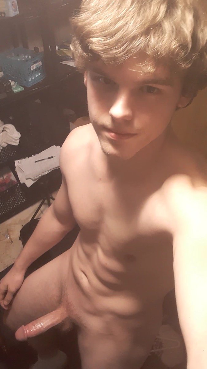 RolandF36701421's tweet photo. @Jdskirk1 Wow sexy hot Boy https://t.co/fS4Wfluqyx