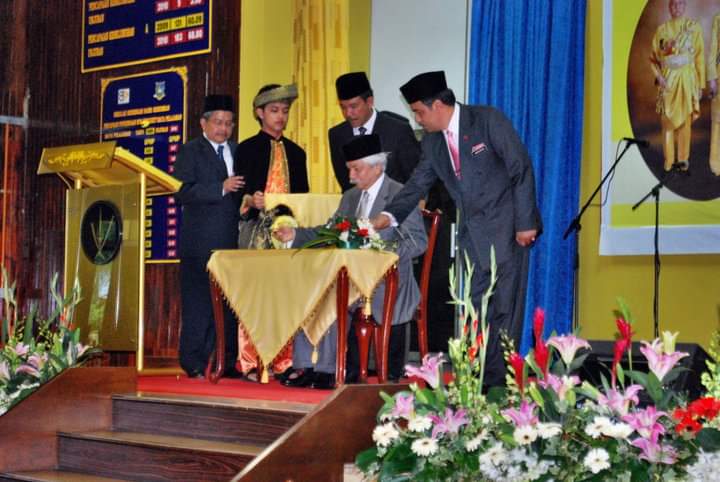 CQXRSASER's tweet photo. #OTD 10 tahun dulu.
SM Sains Seremban ➡️➡️➡️ SM Sains Tuanku Munawir.
#saser #CQXR https://t.co/J6tpfpTr2J