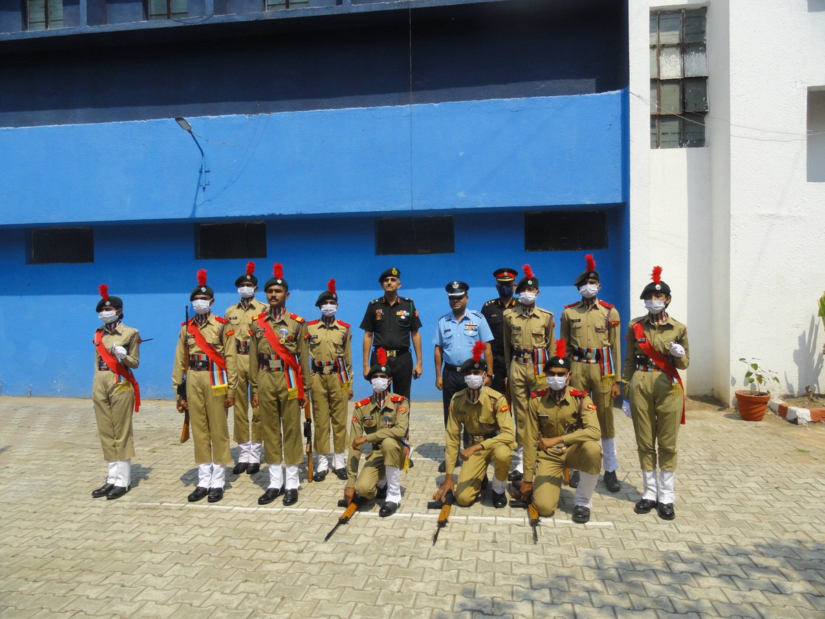 orange20mah's tweet photo. #NationalCadetCorps @orange20mah @orangegp68 @WarriorsNcc @HQ_DG_NCC @ProDefNag   
Maj Gen Dinesh Hooda,GOC UMANG Sub Area inspected the Guard of Honour by Cadets of 20 Mah Bn,while visiting NCC Gp HQ Nagpur on 09 Mar 21. Gp Capt M Kalim,Gp Cdr briefed him on NCC trg activities. https://t.co/atX2dP1NPb