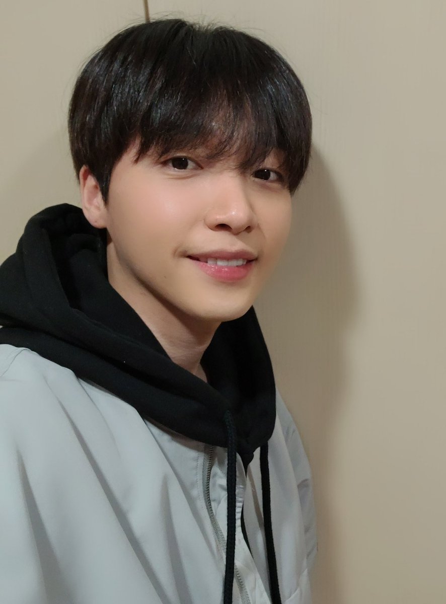 jeongsewoon_twt's tweet photo. [#정세운]
#KBS_Cool_FM 89.1MHz 📻
#강한나의_볼륨을_높여요 🔊
<찐! 선곡로드> 완료!
오늘도 불꽃튀는 대결을 보여준 선곡요정 세운군🔥 손에 땀을 쥐게 하는 즐거운 시간이었습니다!🤓
#JEONGSEWOON https://t.co/77319tYhah