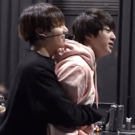 seokjinfile's tweet photo. seokjin aka jungkook’s safe place https://t.co/KGgwQS5a7J