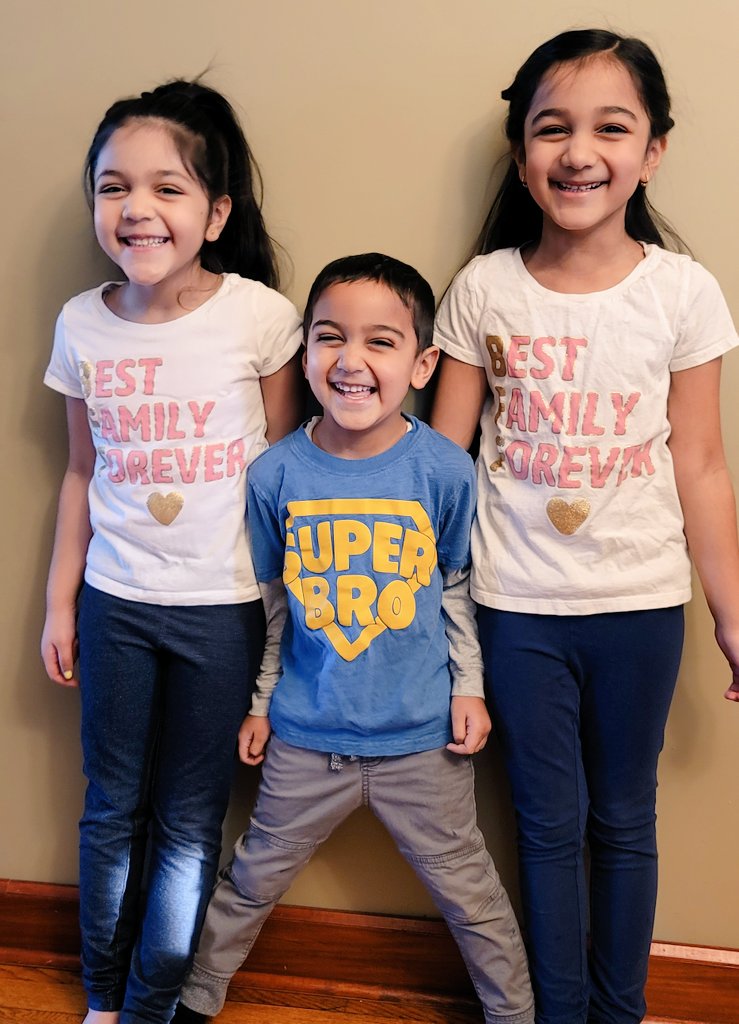 We love a good theme.. here's a shirt that can be read by our Meadow munchkins <a href="/MrsAndreuzzi/">MrsAndreuzzi</a> @Ms_Amendoeira @MeadowDrMineola @Mrs_Fiocco #MeadowDrReads