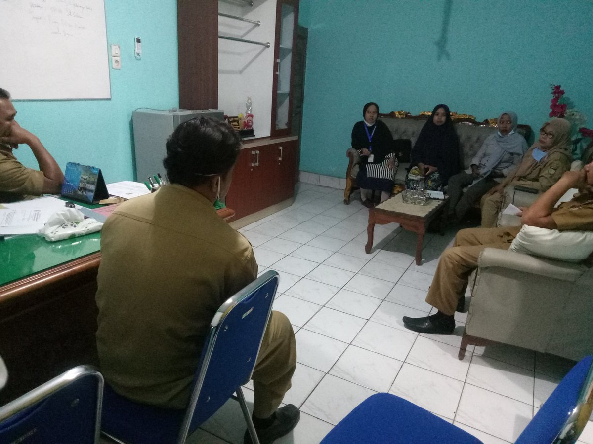 rosafiqa's tweet photo. Rapat Bersama Kepala Dinas Koperasi UMKM Dan Tenaga  Kerja  Kota Palu bersama jajarannya Dan PPKL Kota Palu membahas Program Kerja Dinas Koperasi Dan PPKL https://t.co/Pc8V2JMTZa