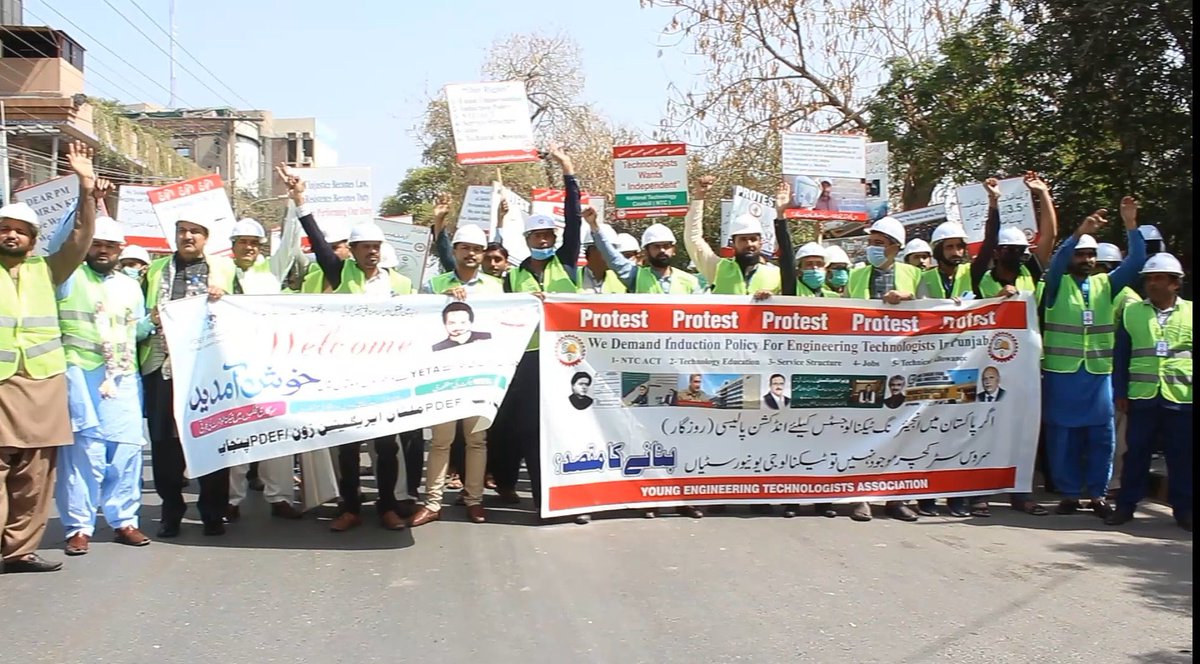 YETA_Pakistan's tweet image. #Technology_Protest_Multan
@MMAslamIqbal
@AliSalmanPTI
plz resolve our issue.
If universities are being run under your kind control.
Then you should decide the future of Pass-outs of these Universities.
We want #Induction_Policy #ServiceStructure