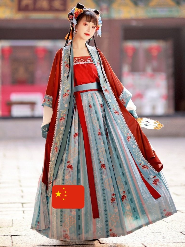 manto_lp's tweet photo. 这款宋制汉服好美，打算春天了就买它👀#hanfu_challenge #汉服挑战 #漢服チャレンジ #한푸_도전 #汉服 #明制汉服 #汉服穿搭 #汉服文化 #汉服混搭 #明製漢服 #漢服穿搭 #漢服文化 #漢服混搭 #hanfu #hanfufashion #hanfuculture  #chinesetraditionalcostume https://t.co/eAT5VQWAFg https://t.co/IV8Xacbhpm