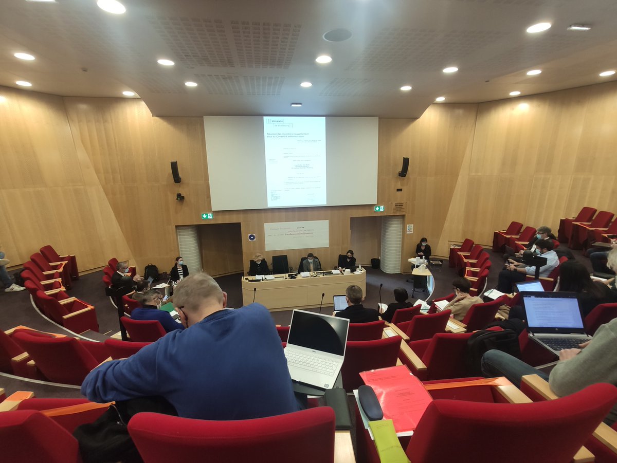 Les élu-e-s étudiant-e-s de l'<a href="/AFGES/">AFGES, les Étudiant-e-s d'Alsace</a> sont présent-e-s au premier #conseil d'administration de l'<a href="/unistra/">-</a> pour élire les personnalités extérieures qui siégeront durant 4 ans ! (cc <a href="/DelenaClara1/">Delena Clara</a> <a href="/DelenaKathy/">Kathy_AFGES</a>)